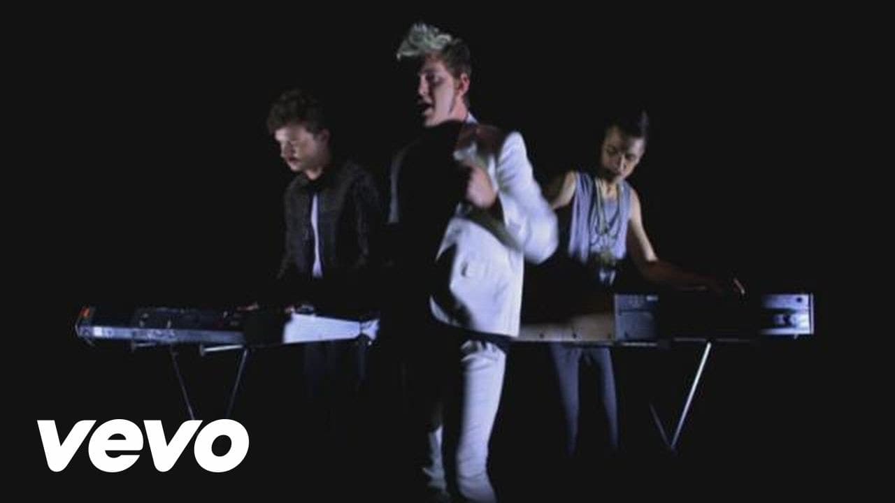 Ou Est Le Swimming Pool - Dance The Way I Feel (Directors Cut)
